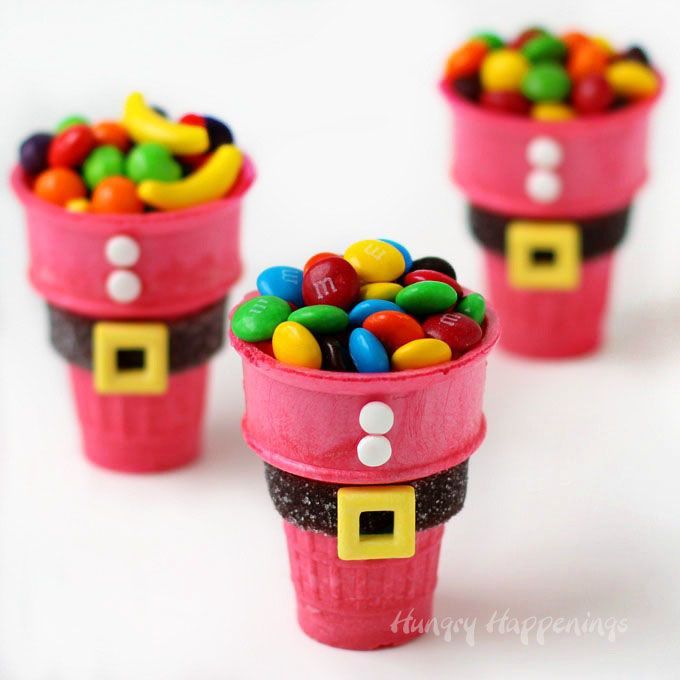Santa Suit Candy Cups - Fun Christmas Candy and Crafts -   25 edible christmas crafts
 ideas