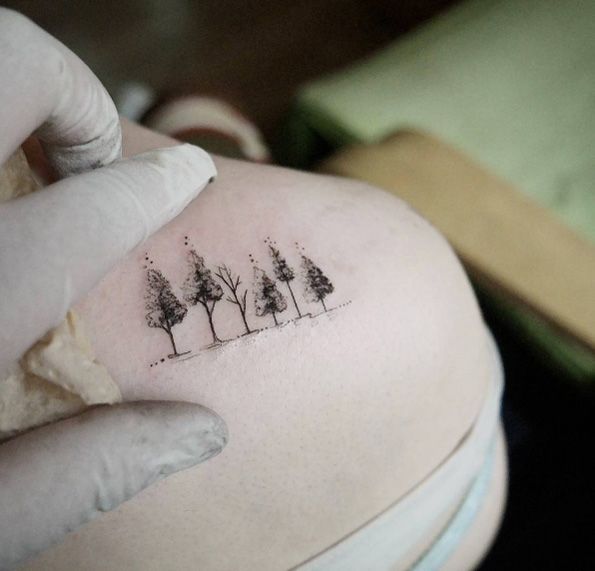 70 Tiny Tattoos For Women With Minimalist Mindsets -   25 mens tattoo tree
 ideas