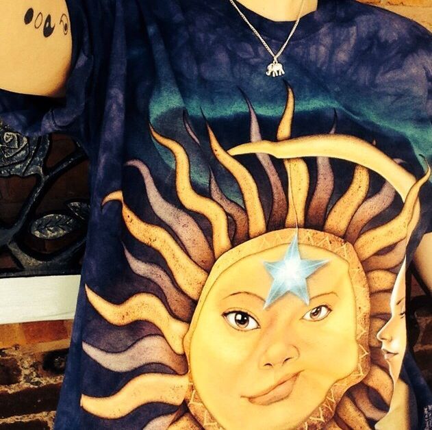 Love this 90's grunge inspired sun and moon tshirt x WHERE CAN I GET ONE?! -   22 boho style grunge
 ideas