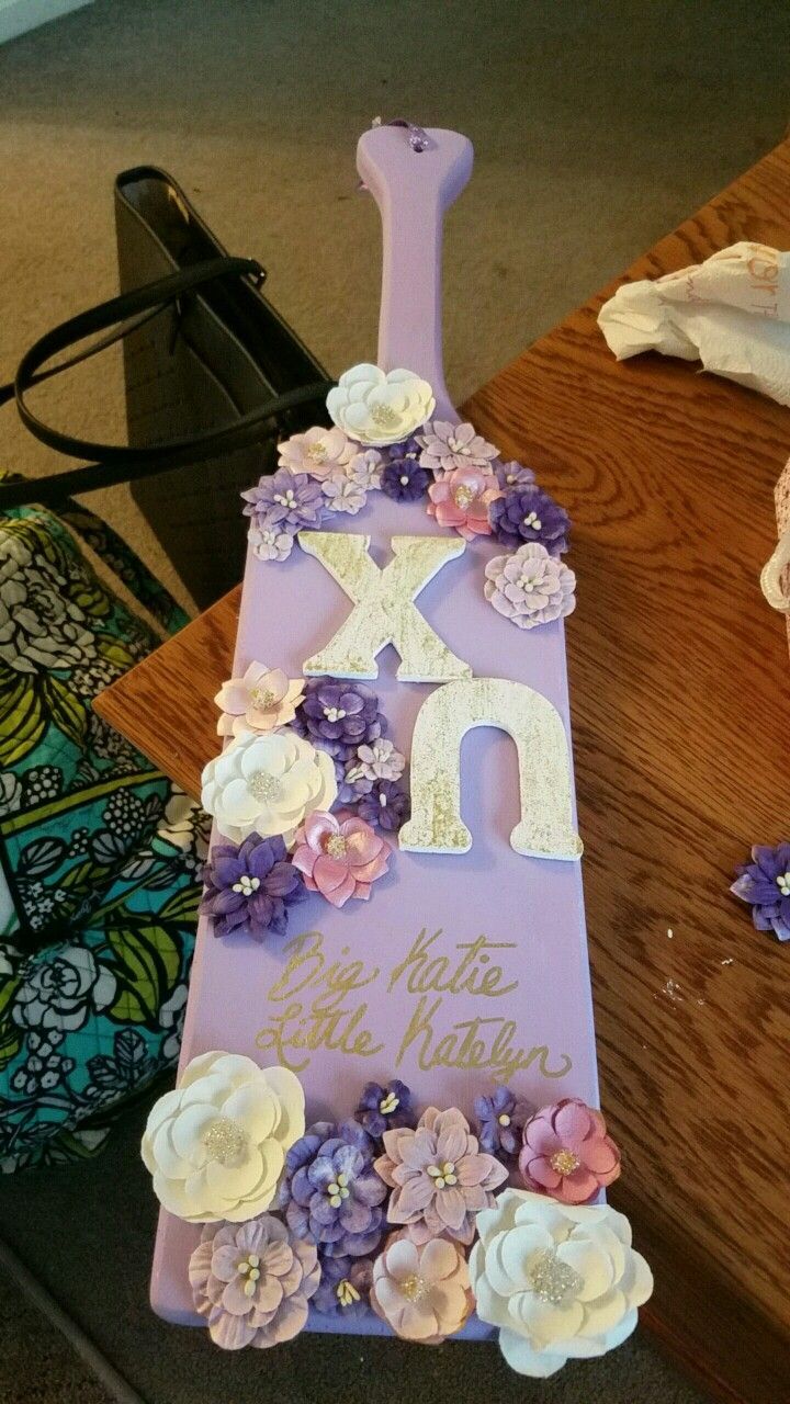 Chi Omega floral purple sorority paddle -   22 sorority crafts floral
 ideas