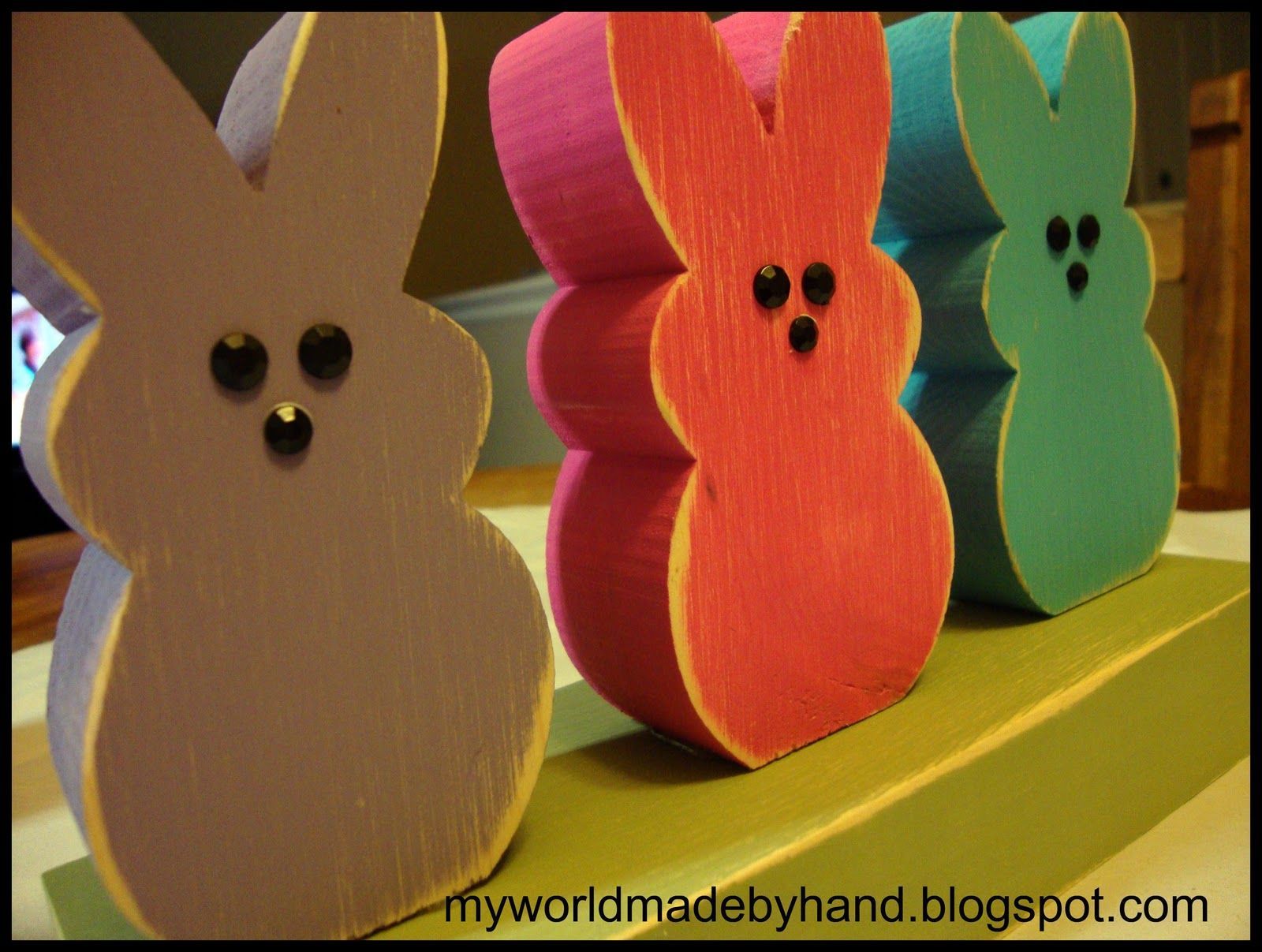 wooden peeps!  I would paint them in pastel colors.  Soooooo  cute. -   23 wooden spring crafts
 ideas