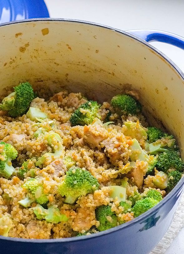 One Pot Quinoa, Chicken and Broccoli is a flavourful healthy quinoa pilaf recipe ready in 30 minutes. Even quinoa cooks in the same pot. | ifoodreal.com -   21 clean quinoa recipes
 ideas