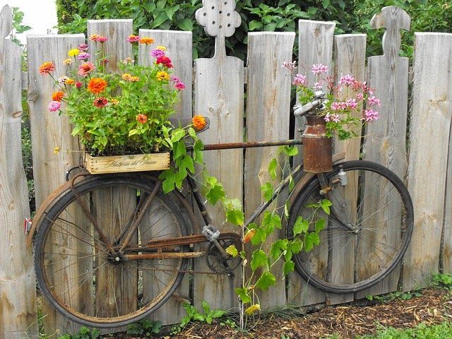 30 Mind-Blowing Bicycle Planter Ideas For Your Garden or On-The-Go -   22 garden decor fence
 ideas