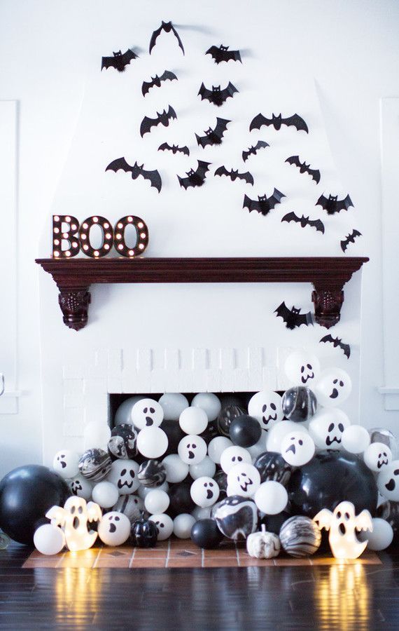 Black and white Halloween party (100 Layer Cakelet) -   22 modern decor party
 ideas