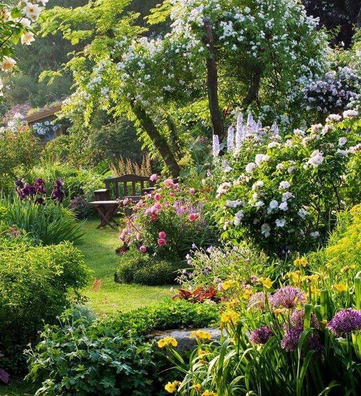English Cottage Garden. -   23 cottage garden shade
 ideas