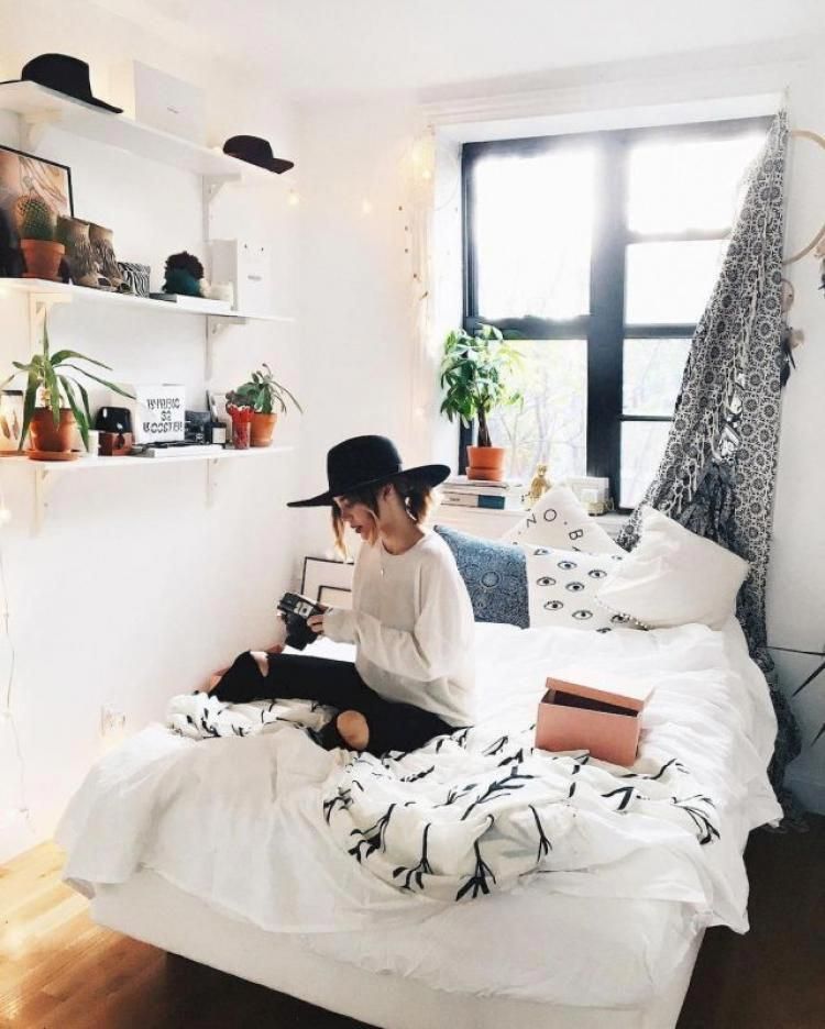 30+ Awesome Minimalist Dorm Room Decor Inspirations on A Budget #bedroomdecoronabudget -   20 minimalist decor dorm
 ideas