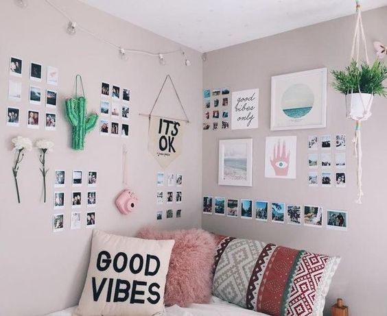 30+ Awesome Minimalist Dorm Room Decor Inspirations on A Budget -   20 minimalist decor dorm
 ideas