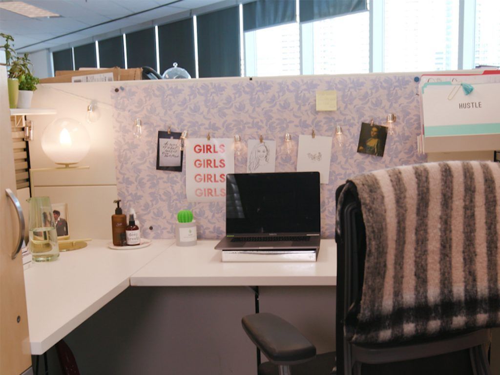 Here's How To Turn Your Depressing Work Cubicle Into A Happy, Colourful (And Functional) Space -   22 cube decor
 ideas