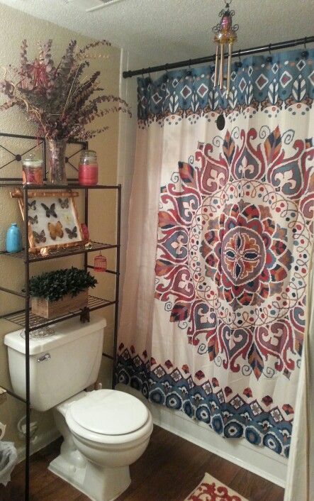 Hippie/Bohemian bathroom in small apartment -   22 hippie style apartment
 ideas