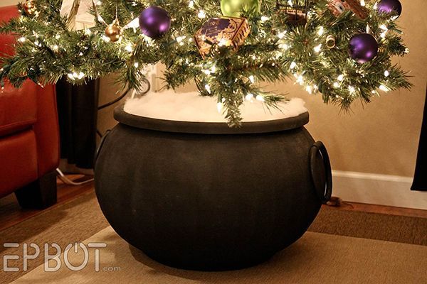 DIY Cauldron for a Harry Potter Themed Christmas Tree -   23 diy ornaments harry potter
 ideas