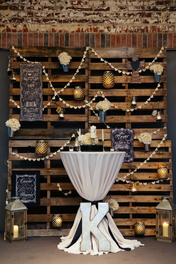 5 DIY Wood Pallet Ideas for Your Wedding -   23 diy pallet backdrop
 ideas
