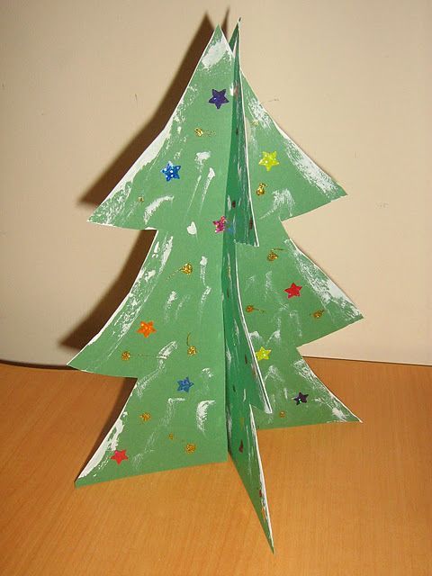 Standing paper Christmas trees - great kid-made gifts for mailing to relatives! (fold flat in an envelope) -   24 standing crafts table
 ideas