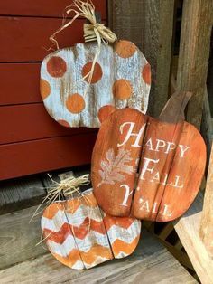 27 Creative Fall Pallet Projects for Decorating Your Home on a Budget -   12 fall decor living room
 ideas