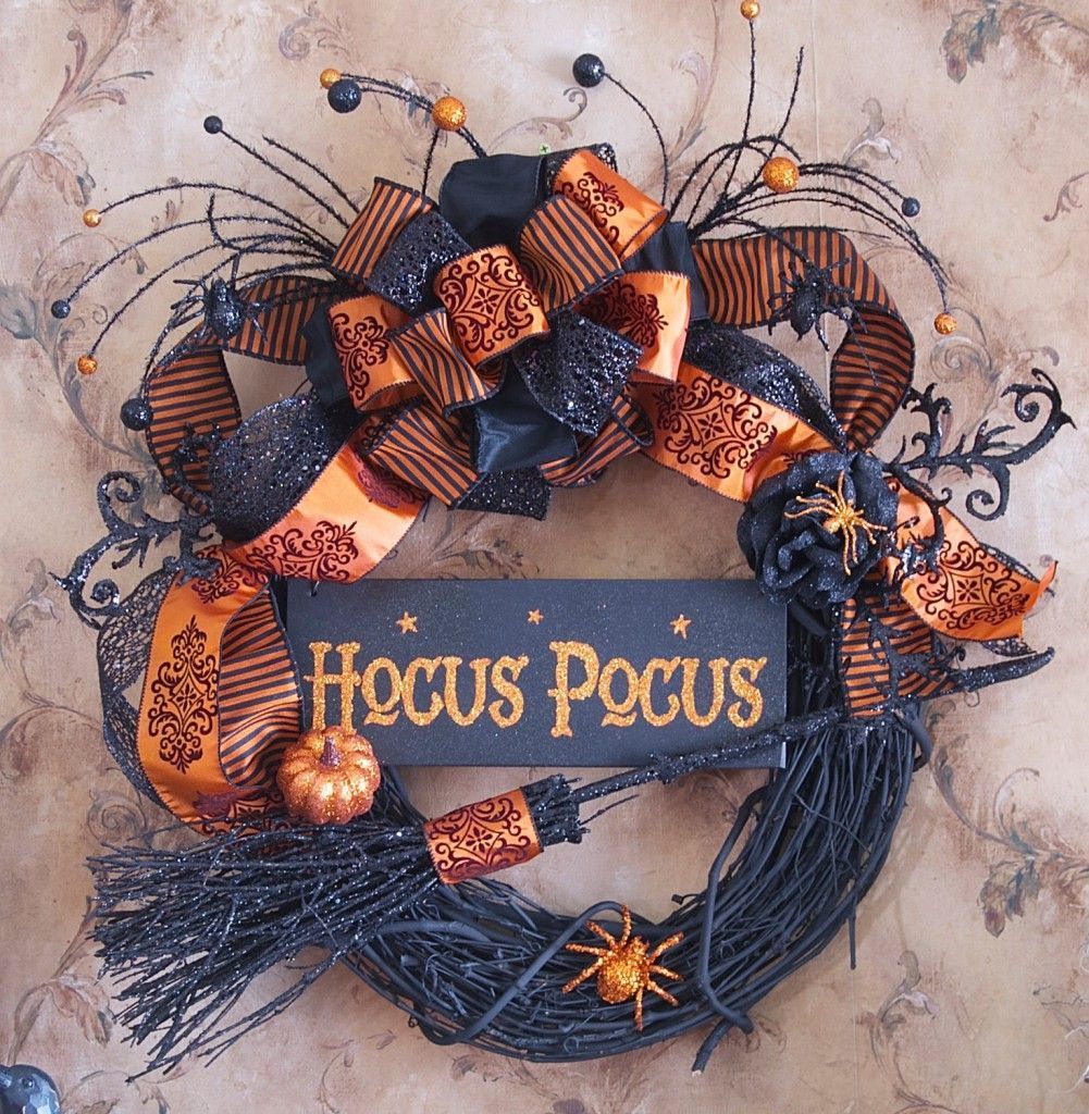 18 Frightening Handmade Halloween Wreath Designs To Decorate Your Entrance With -   12 halloween decor bedroom
 ideas