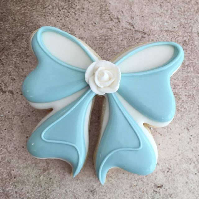 Learn how to make the most PERFECT bow sugar cookies ever with Delorse from Sword's Sugars!! -   21 girly decor cookies
 ideas