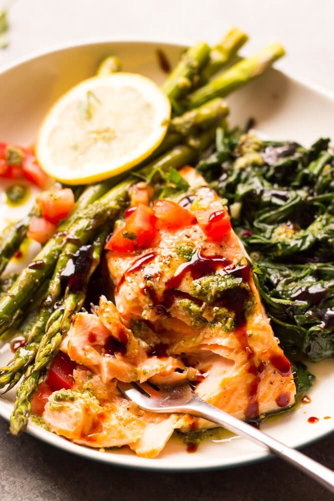 Baked Balsamic Salmon with Asparagus - perfect for date night in or company. This salmon dinner comes together in about 30 minutes | littlebroken.com @littlebroken -   25 dash diet salmon
 ideas