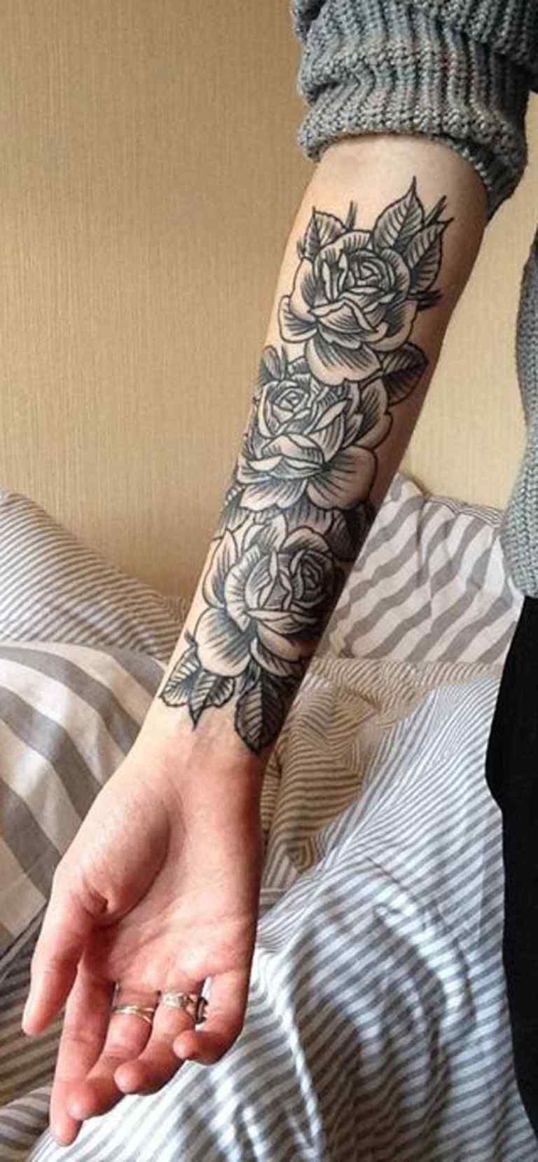 Tattoos For Women Half Sleeve Meaningful Roses Beautiful Black Rose Forearm Tattoo Ideas For Women Vintage Traditional -   11 tattoo arm traditional
 ideas