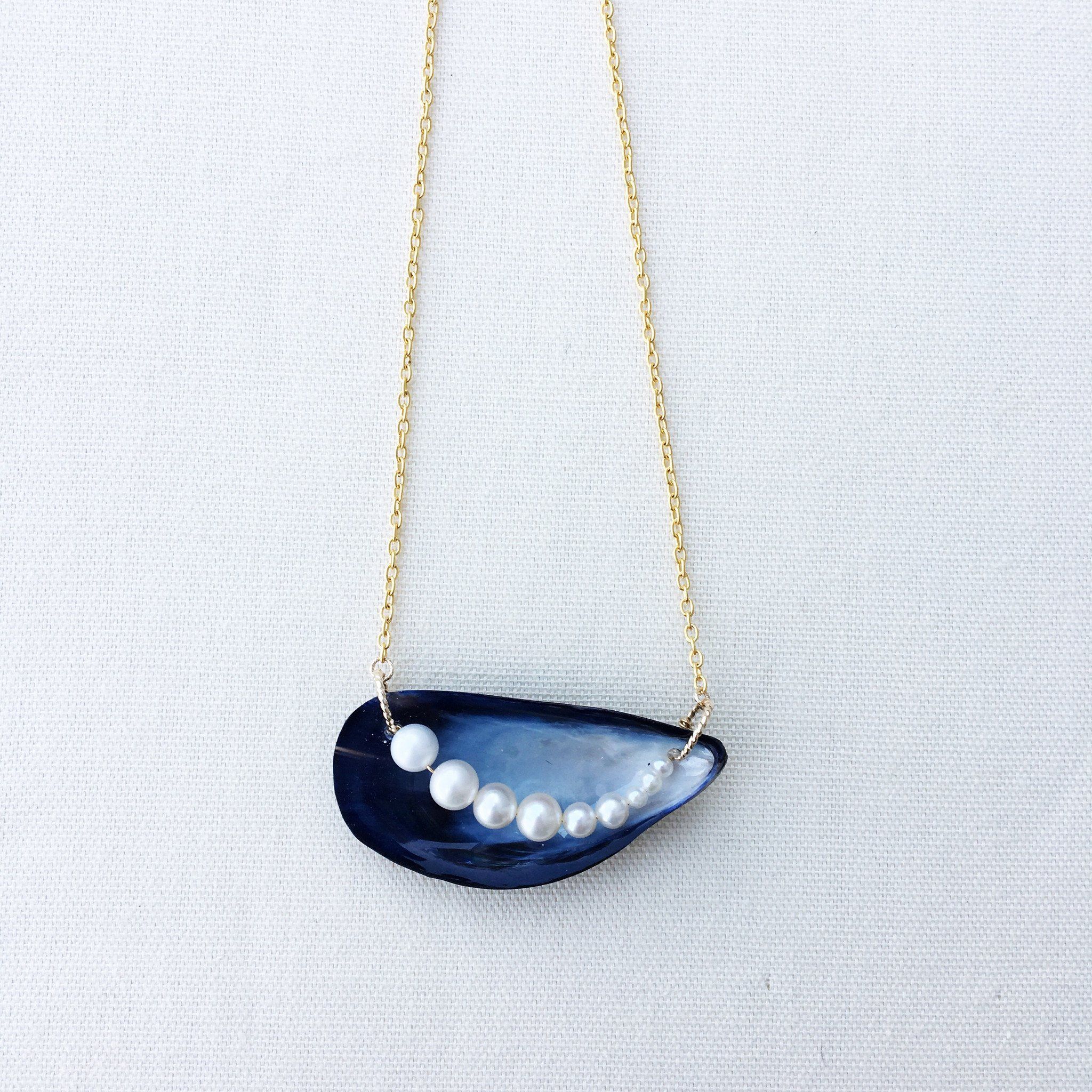 Mussel of Pearls Necklace -   12 mussel shell crafts
 ideas