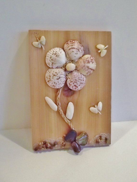 Seashell Daisy Plaque, Seashell Decor, Beach Decor, Coastal Decor, Shelf Sitter -   18 seashell crafts butterfly
 ideas