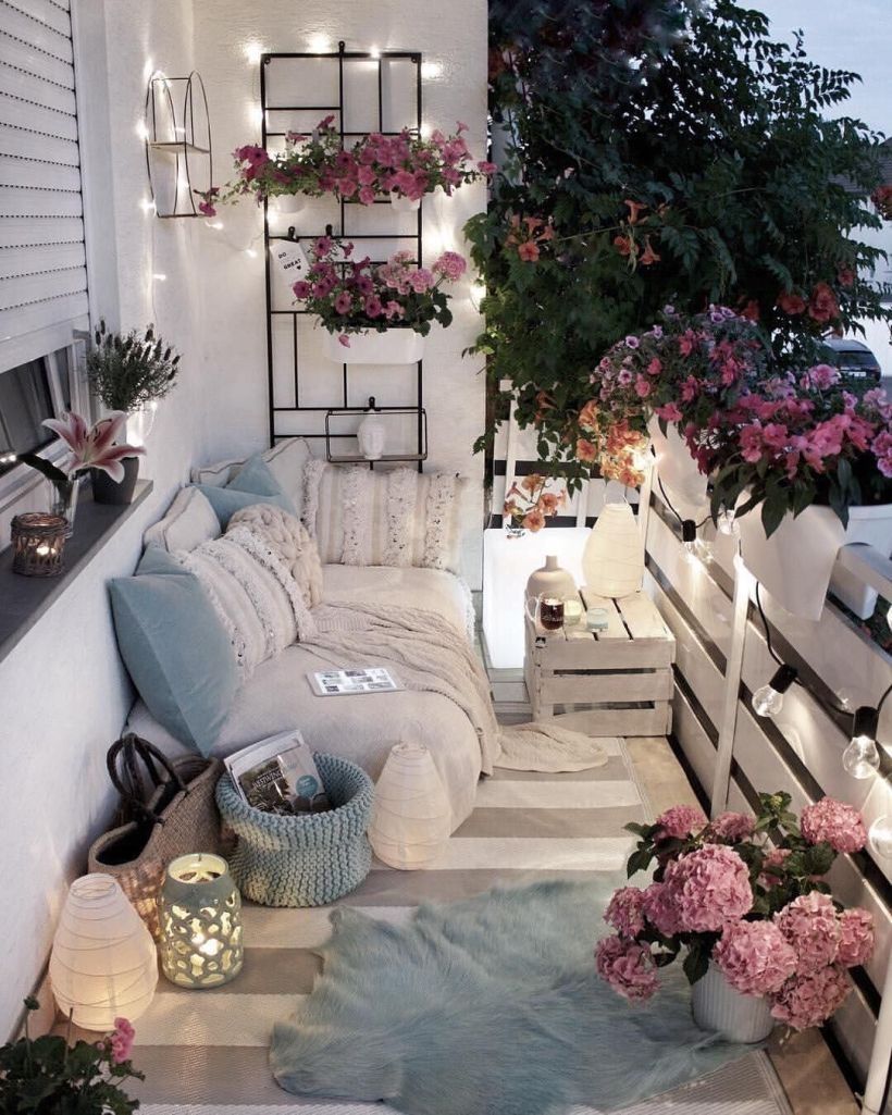45 Terrace with Decoration Light You Must Try in Your House -   22 balcony decor flowers
 ideas