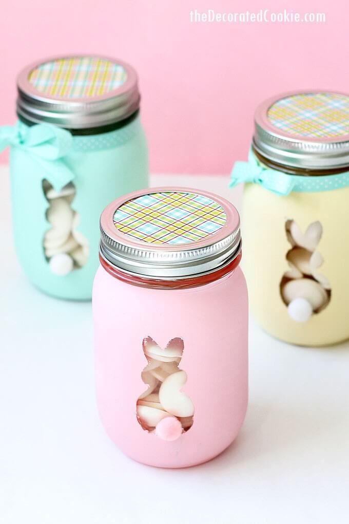 Easter bunny mason jars are a cute, DIY Easter decor idea. -   22 mason jar decorados
 ideas