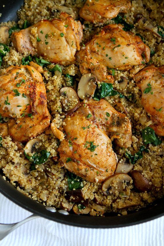 One-Pot Chicken, Quinoa, Mushrooms & Spinach...Healthy dinner, quick clean-up! 256 calories and 6 Weight Watchers PP -   23 chicken and quinoa recipes
 ideas