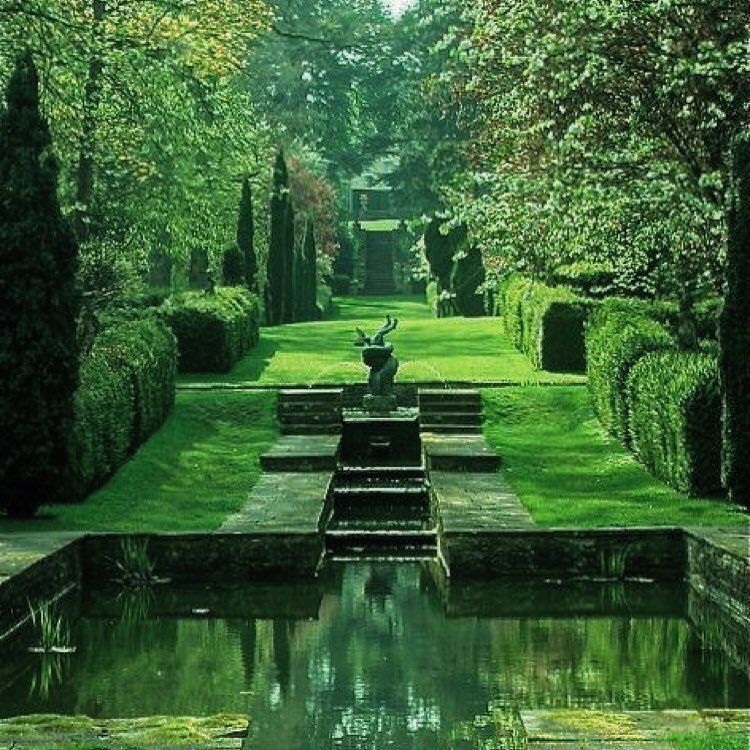 This glorious water garden was designed in 1904 by Sir Harold Peto at Buscot Park, Oxfordshire. The extensive garden and house is open to… -   24 garden design water
 ideas