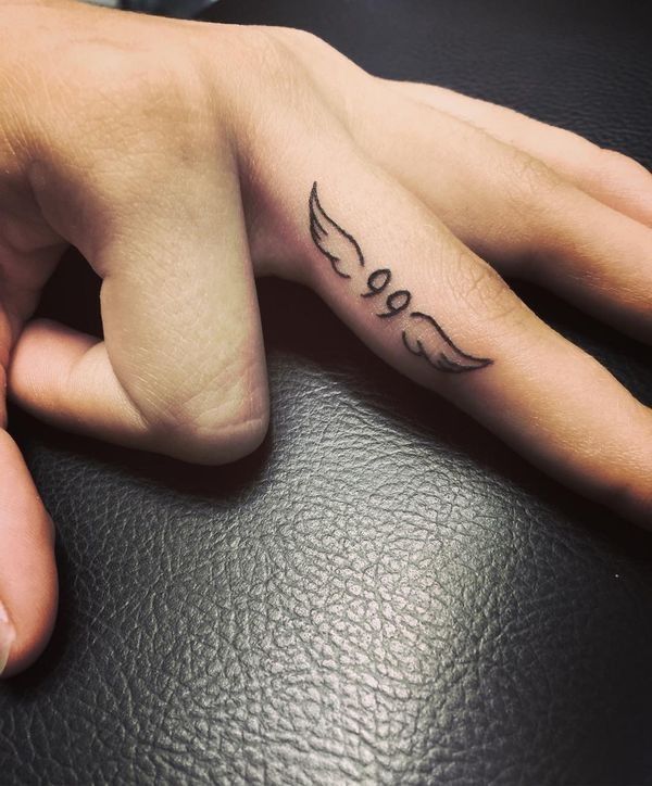 The 100 Best Finger Tattoos for Men and Women -   24 tatuajes en los dedos finger tattoo
 ideas