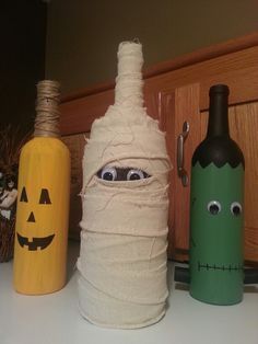Upcycle wine bottles - - Halloween edition -   25 halloween wine bottle
 ideas