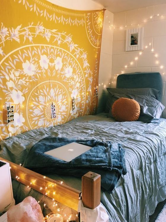 21 Cute Dorm Rooms We're Obsessing Over -   15 dorm decor bedding
 ideas