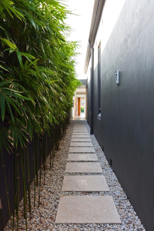 Delicious Interiors with Natural Materials and Gorgeous Outdoor Spaces -   12 garden design Narrow fence
 ideas