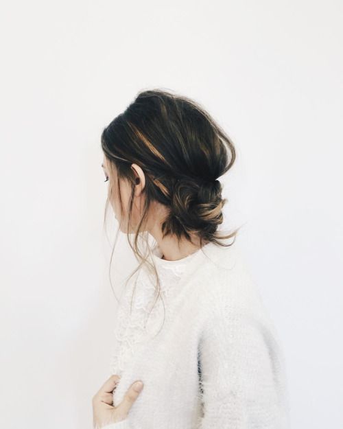 Minimalism: A pictorial guide -   12 hairstyles Messy life
 ideas