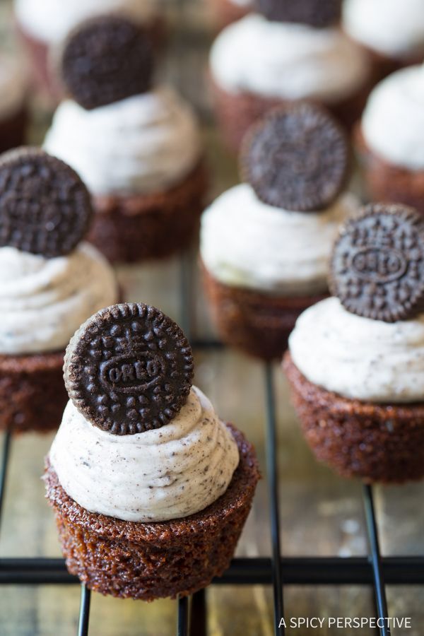 Brownie Bites with Oreo Frosting -   16 desserts For Parties bite size
 ideas