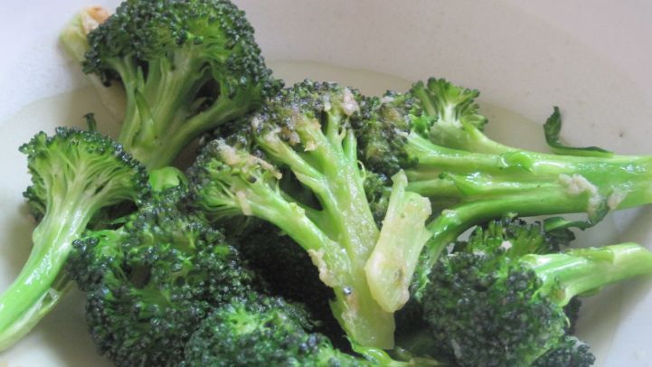 Broccoli Saut? With Garlic and Olive Oil -   18 healthy recipes Broccoli olive oils
 ideas