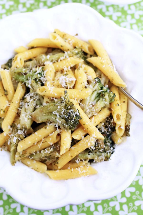 Broccoli, Garlic & Olive Oil Pasta -   18 healthy recipes Broccoli olive oils
 ideas