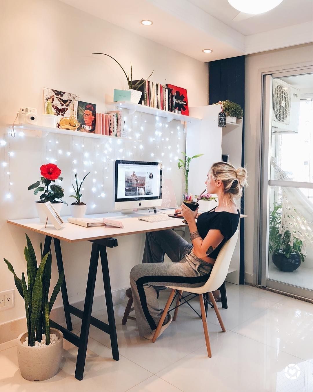 41 Genius Ways to Makeover Home Office -   18 room decor Lights desks
 ideas