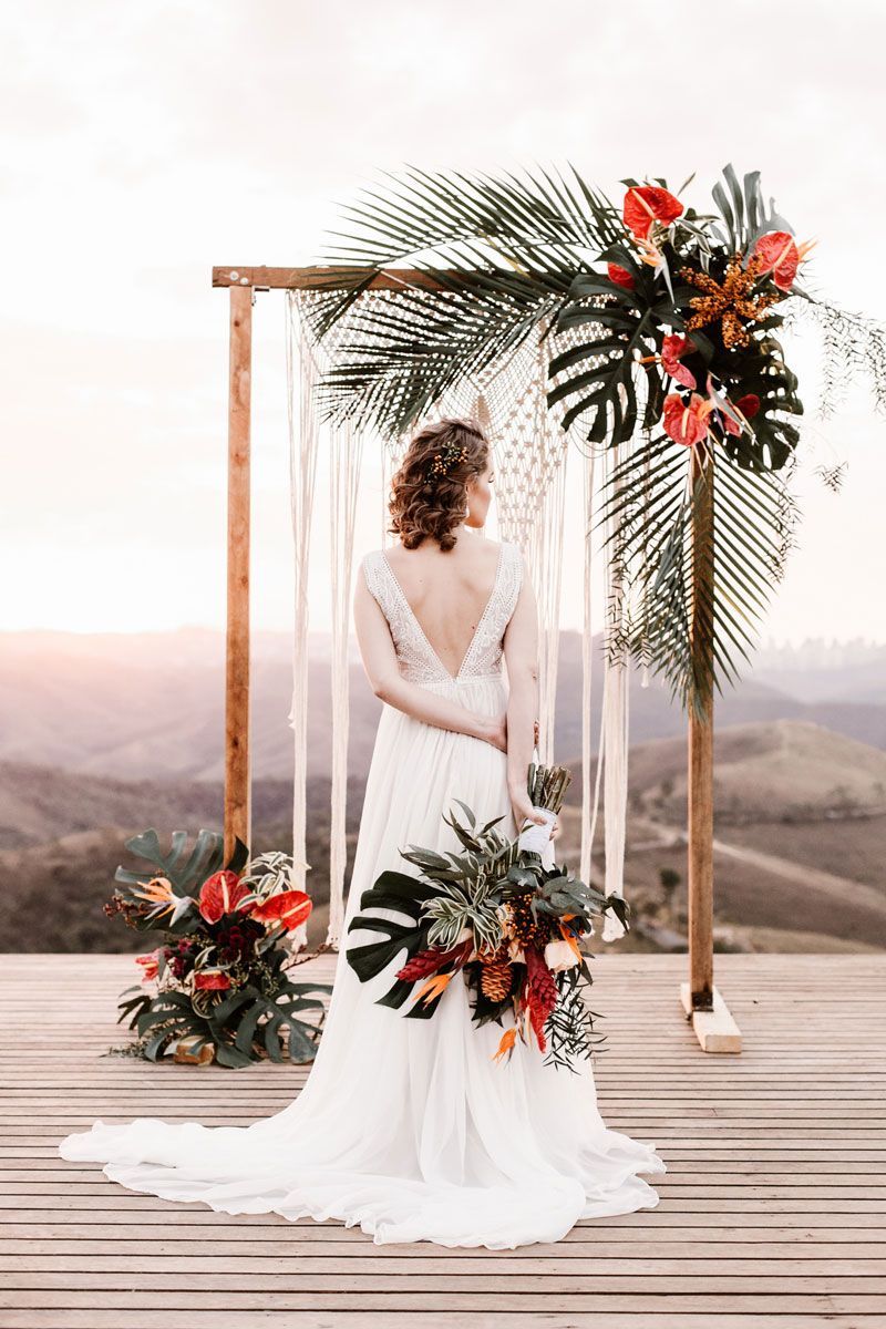 Casamento no ver?o -   18 tropical wedding Arch
 ideas