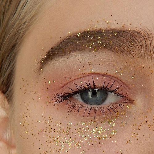 6 makeup Goals gold glitter
 ideas