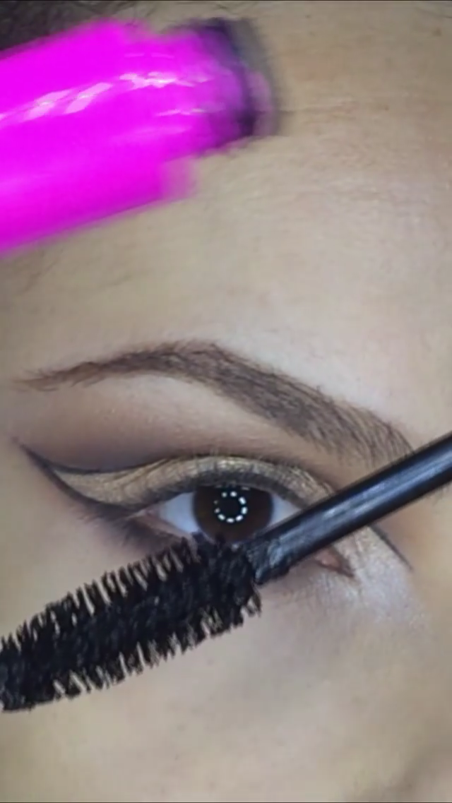 INSPIRADO NA KYLIE: Delineado gr?fico -   7 kylie jenner makeup Videos
 ideas