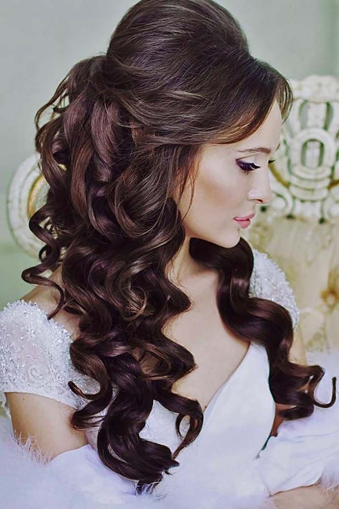 Curly Frisur f?r Engagement -   8 hairstyles Indian engagement
 ideas