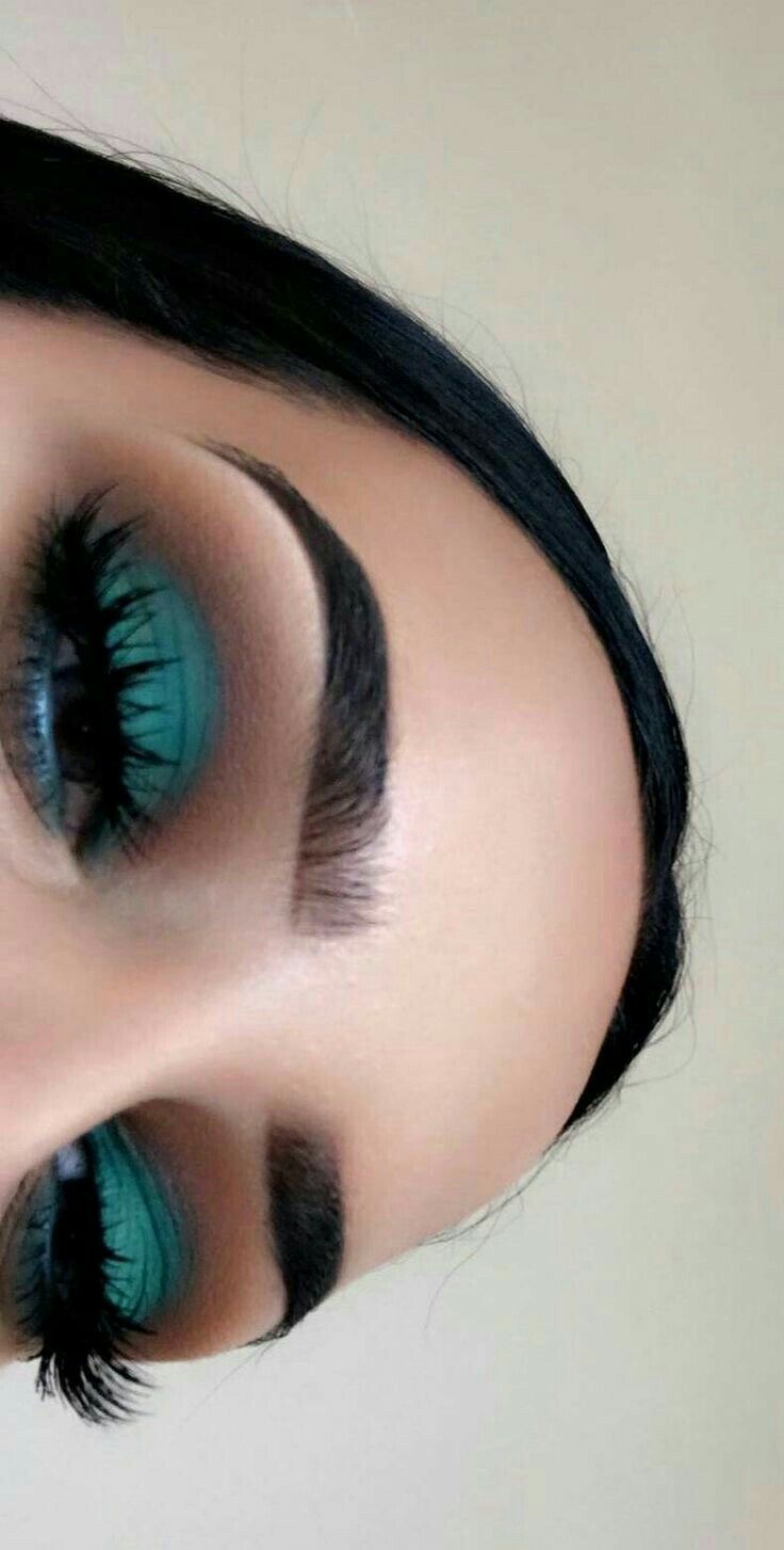 Peacock Inspired Dramatic Eye Makeup Ideas -   9 makeup Inspo instagram
 ideas