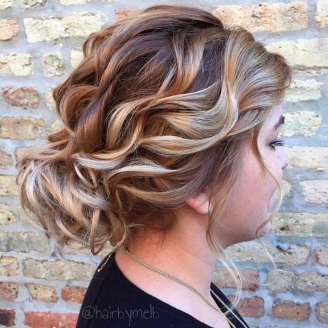 Top 60 Flattering Hairstyles for Round Faces -   13 hair Updos for round face
 ideas