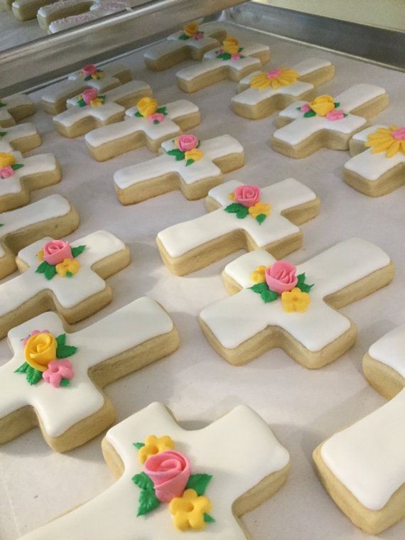 Spring Religious Cross Sugar Cookie with Edible Rose Flowers | Communion Dessert -   14 cross desserts Easter ideas