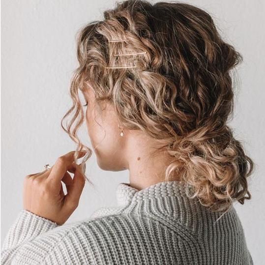 17 Beautiful Ways to Style Blonde Curly Hair -   17 hair Natural look
 ideas
