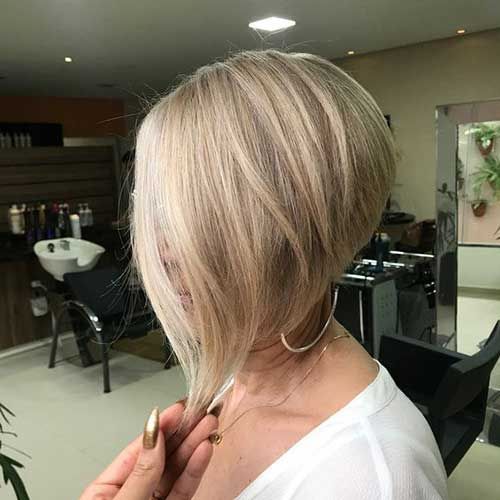 Simple Short Hairstyles for Pretty Women -   22 hairstyles Short bob
 ideas