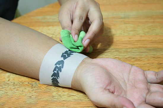 How to Create Your Own Temporary Tattoo: 8 steps