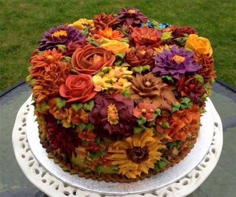 35+ Beautiful Wedding Fall Cake Decorations For Your Wedding Party Ideas -   10 cake Beautiful thanksgiving ideas