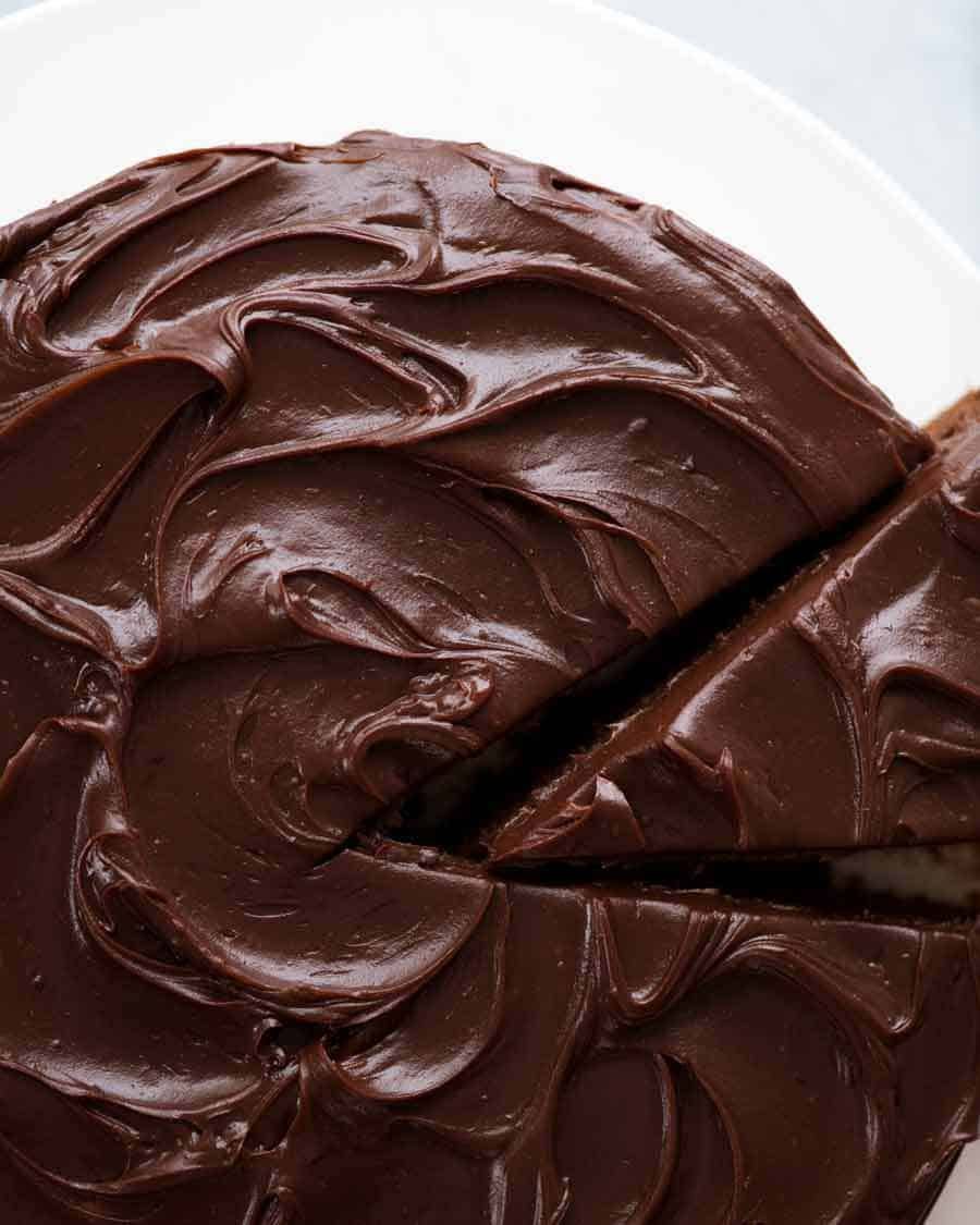 Easy Chocolate Fudge Cake -   12 cake Frosting ganache ideas