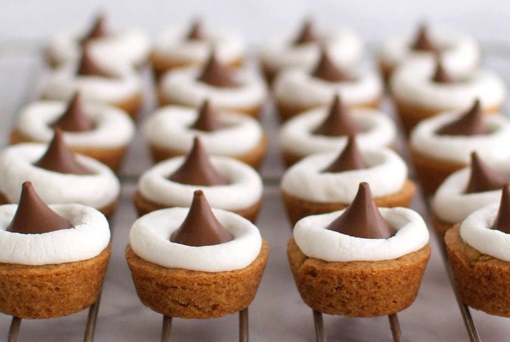 Mini S'mores Cookie Cups -   14 desserts Coconut graham crackers ideas