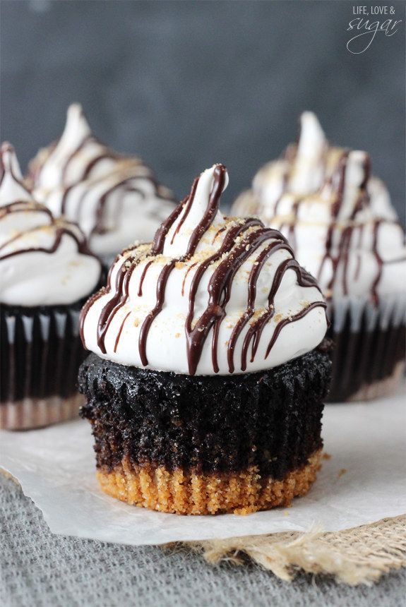12 Drool-Worthy Cupcakes That'll Make You Weak In The Knees -   15 cup cake Flavors ideas